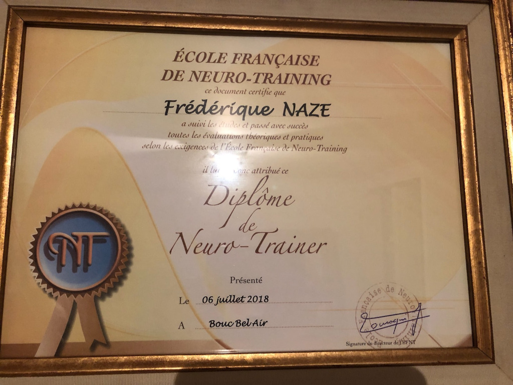 photo diplome Frédérique Naze, Des mots sur vos maux