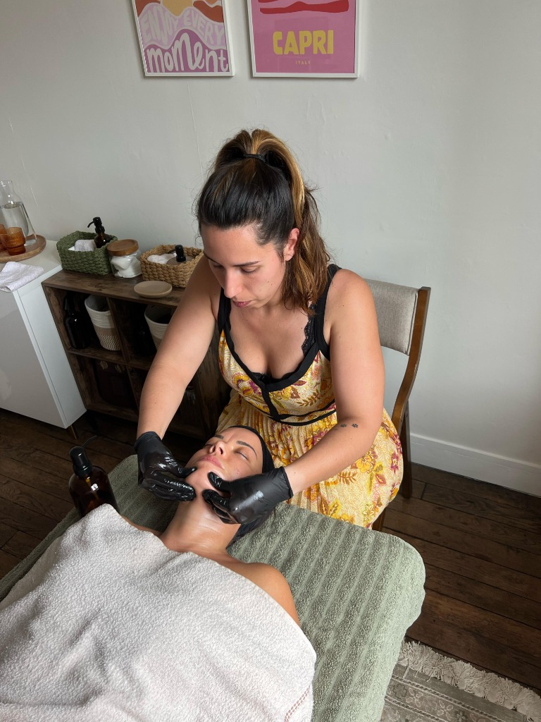 photo seance Leyla Caron - Les mains de Leyla