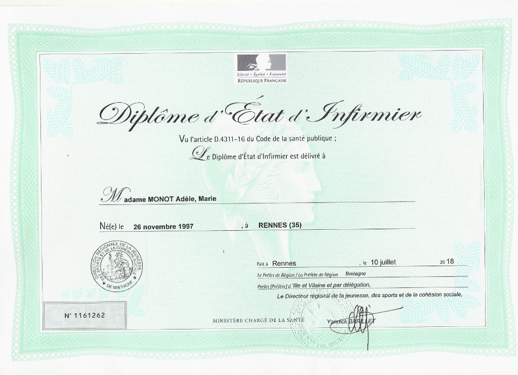 photo diplome Adèle Nutrition