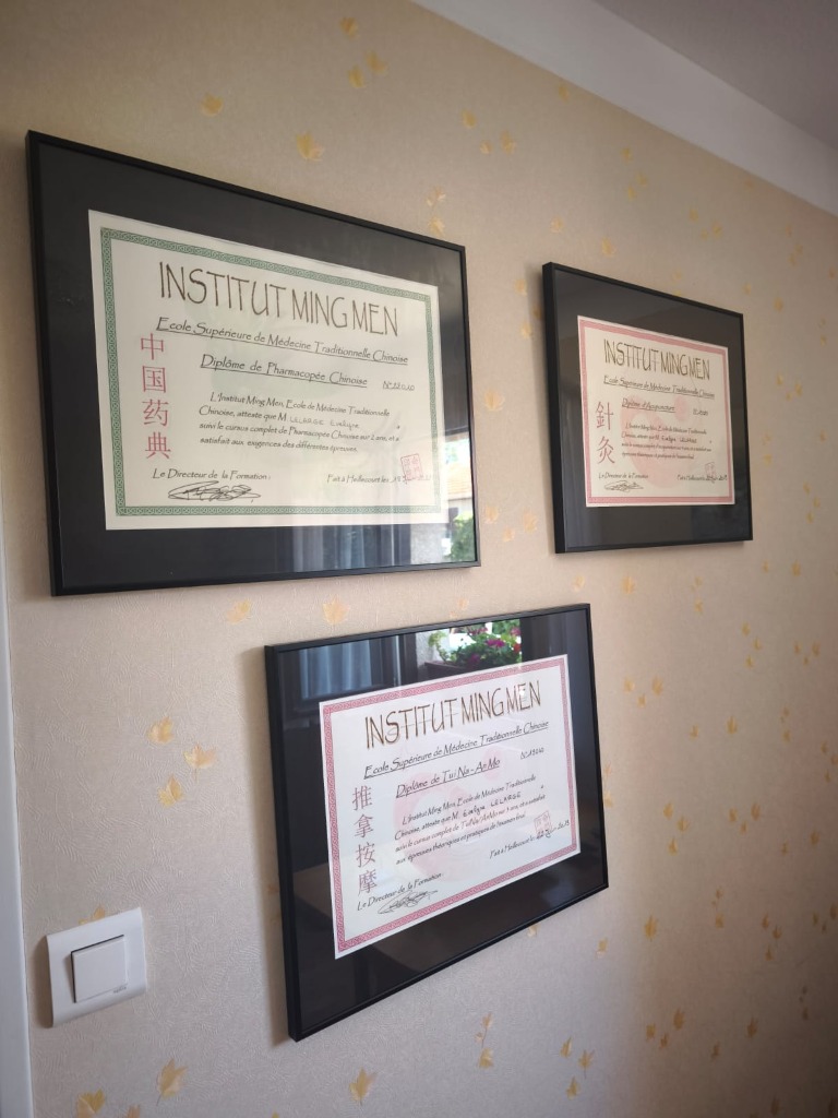 photo diplome Cabinet Evelyne