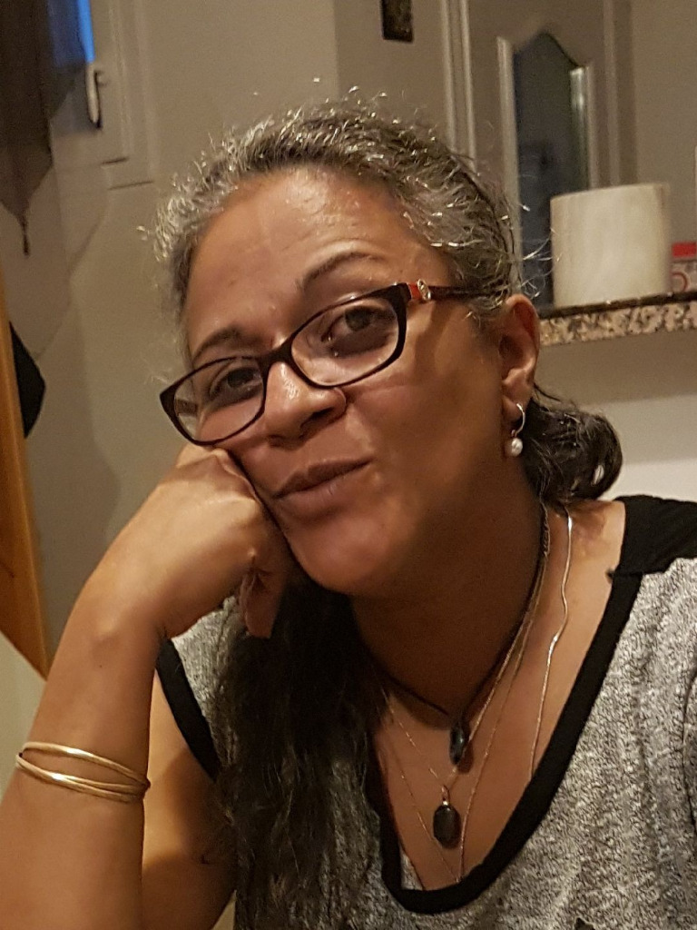 photo portrait Isabelle Aguessy - Soins énergétiques et massages