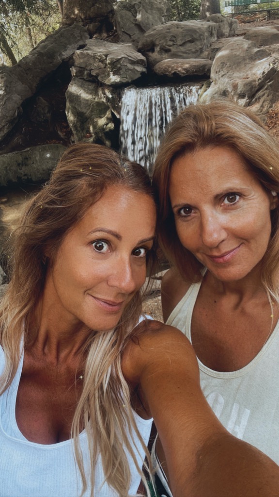 photo diplome HEALTH ME UP - Delphine Achouch & M-Caroline Ayoun