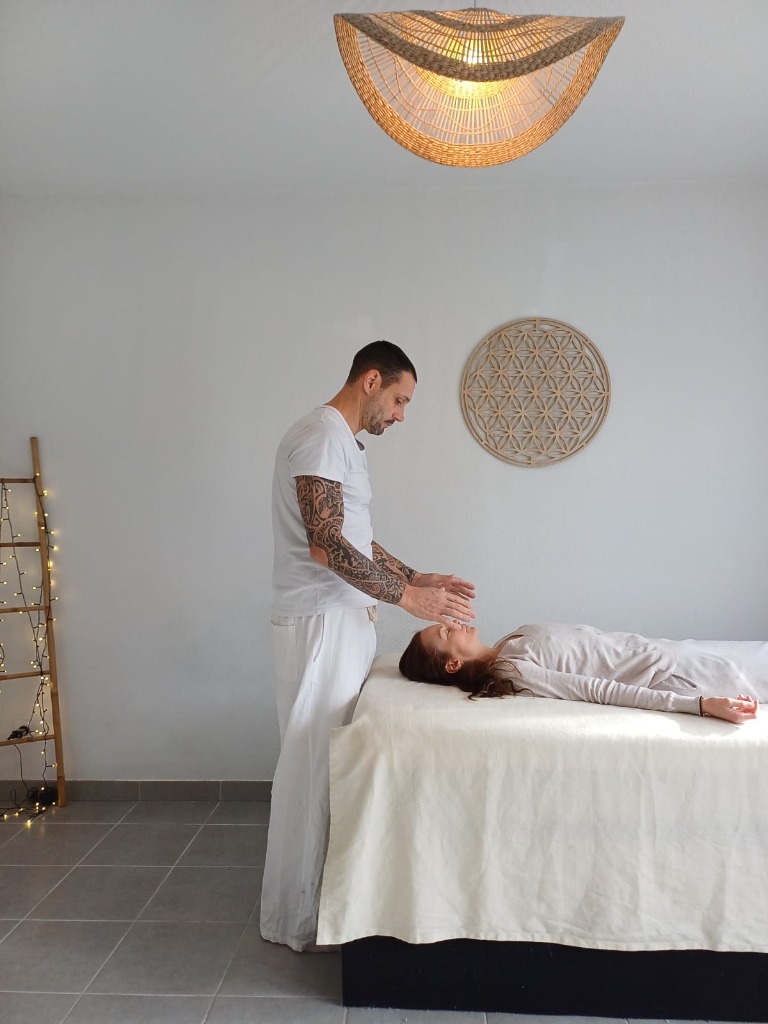 photo seance EM Vibrations Magnétiseur énergéticien coupeur feu