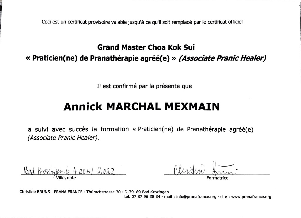 photo diplome Annick Marchal Soins de Vie