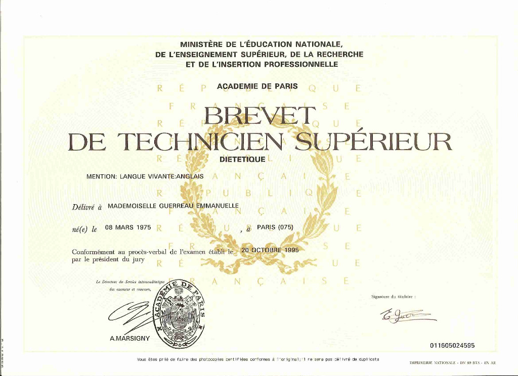 photo diplome Sayegh Emmanuelle