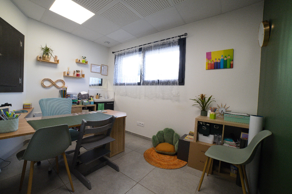 photo cabinet Flavie Maza graphopédagogue Réussite Écriture