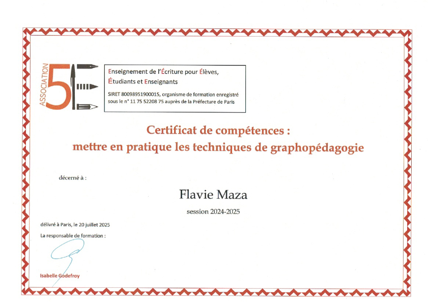 photo diplome Flavie Maza graphopédagogue Réussite Écriture