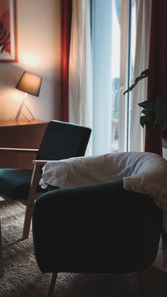 photo cabinet John Hernandez