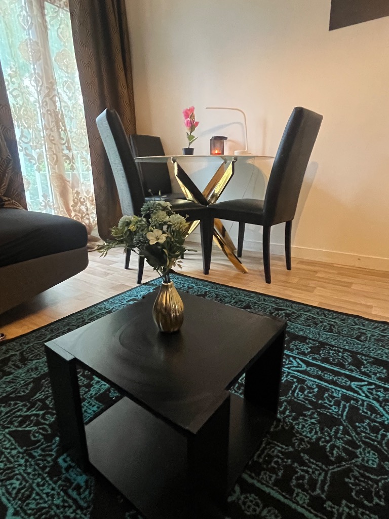 photo cabinet Benaza Farah