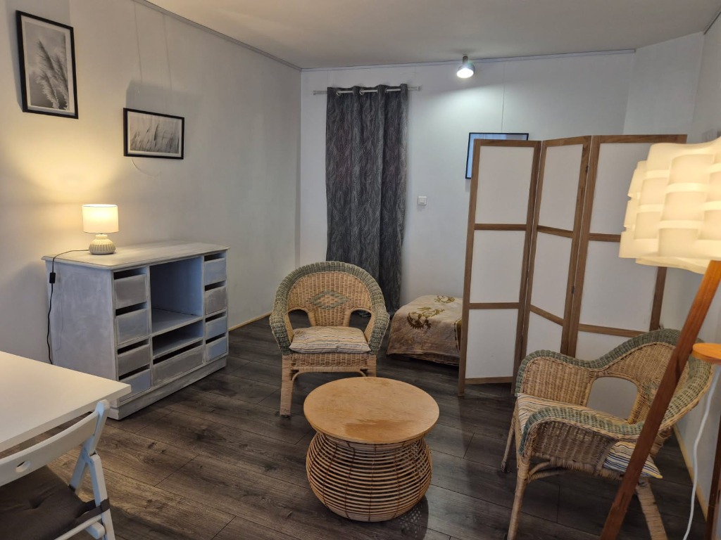 photo cabinet James Becht