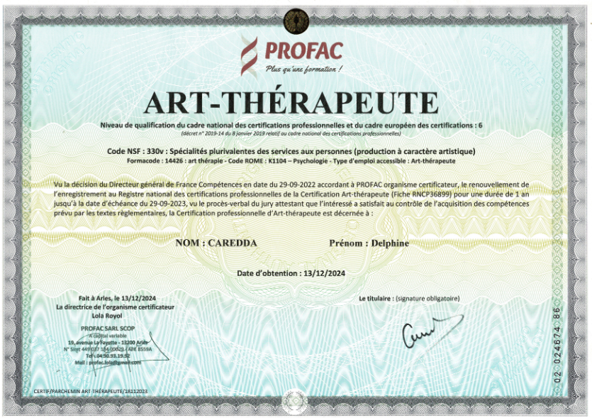 photo diplome Delphine Caredda