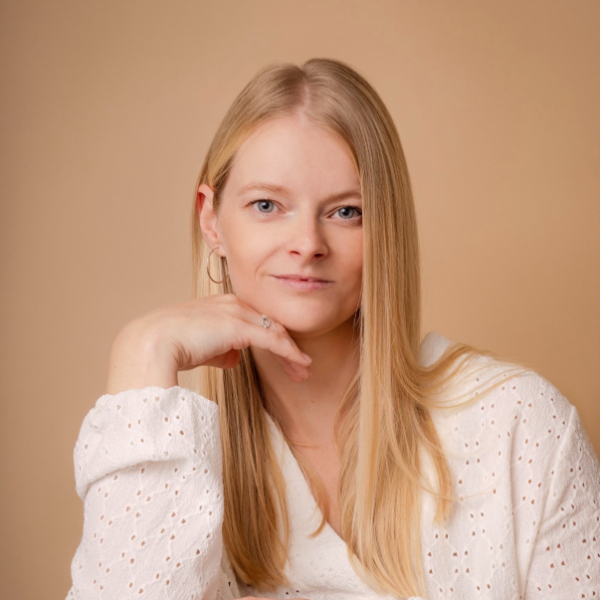 Lucie Aubron Médium