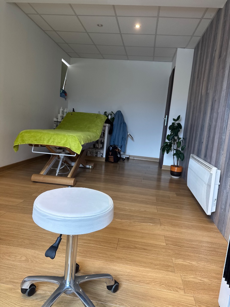 photo cabinet Mary S. Neurofeedback 