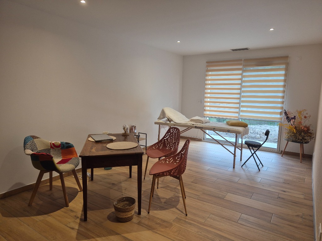 photo cabinet Camille KAING