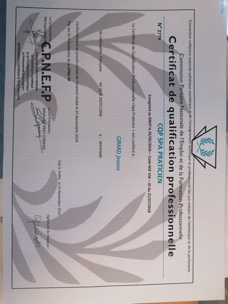 photo diplome Voyage de femme