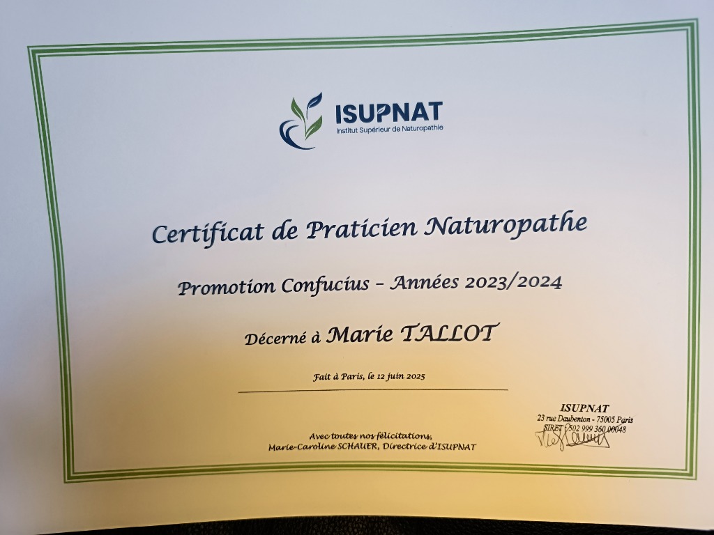 photo diplome Marie Naturopathie - Marie TALLOT