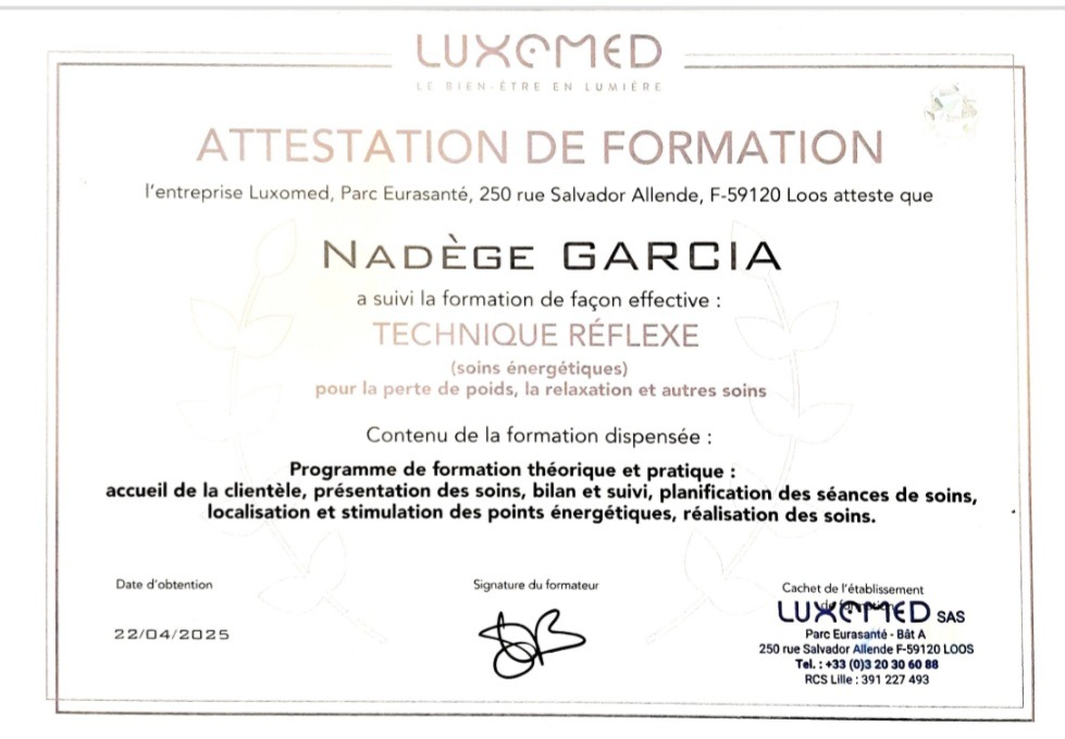 photo diplome Du Rêve au Bonheur Luxopuncture