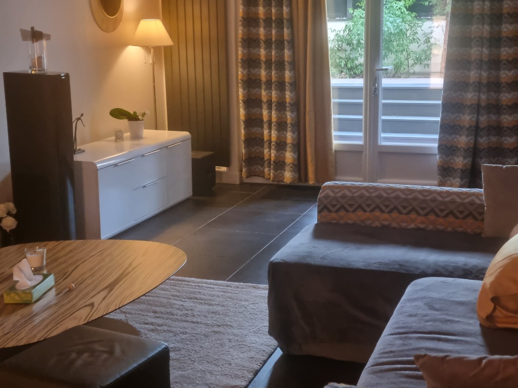 photo cabinet LE BERRE