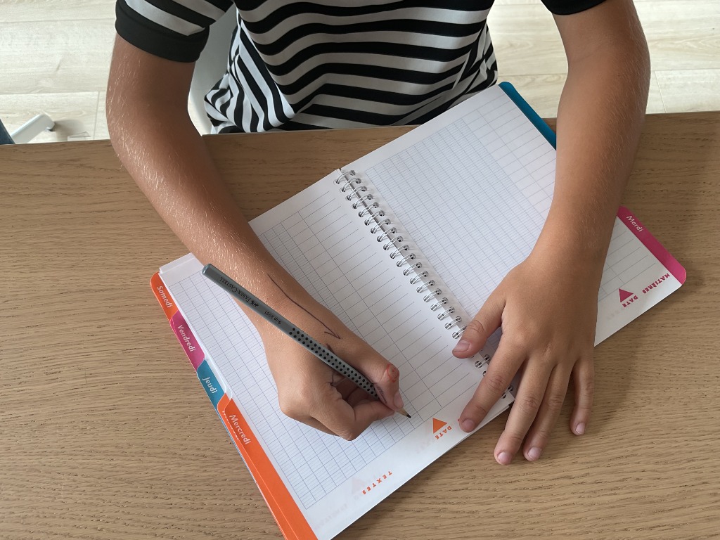 photo seance Delphine VOISIN Graphopédagogue - l’atelier Grapho