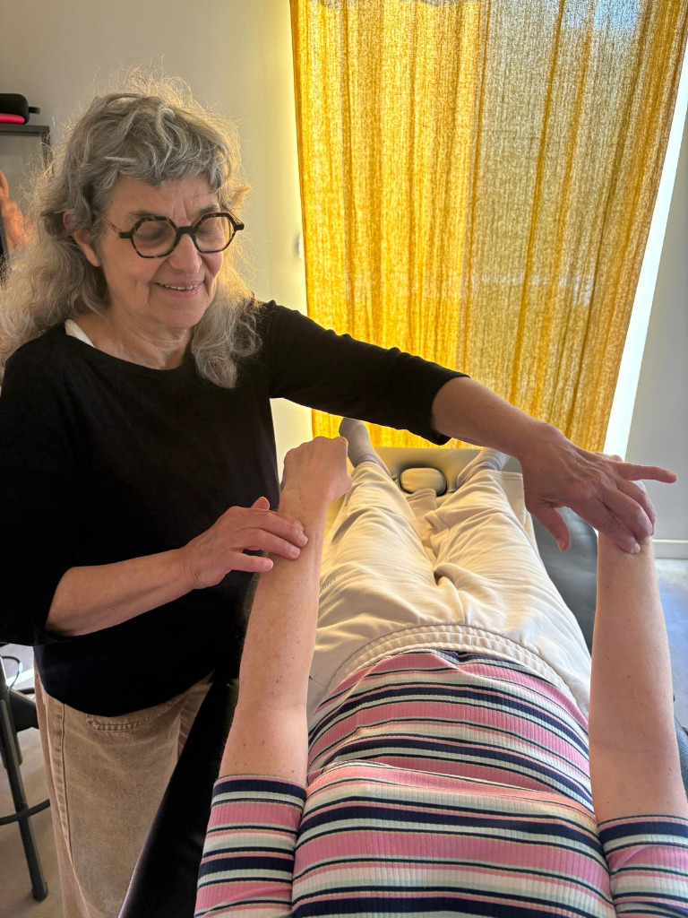 photo seance Sophie FREMIOT kinésiologue Montreuil Croix de Cha