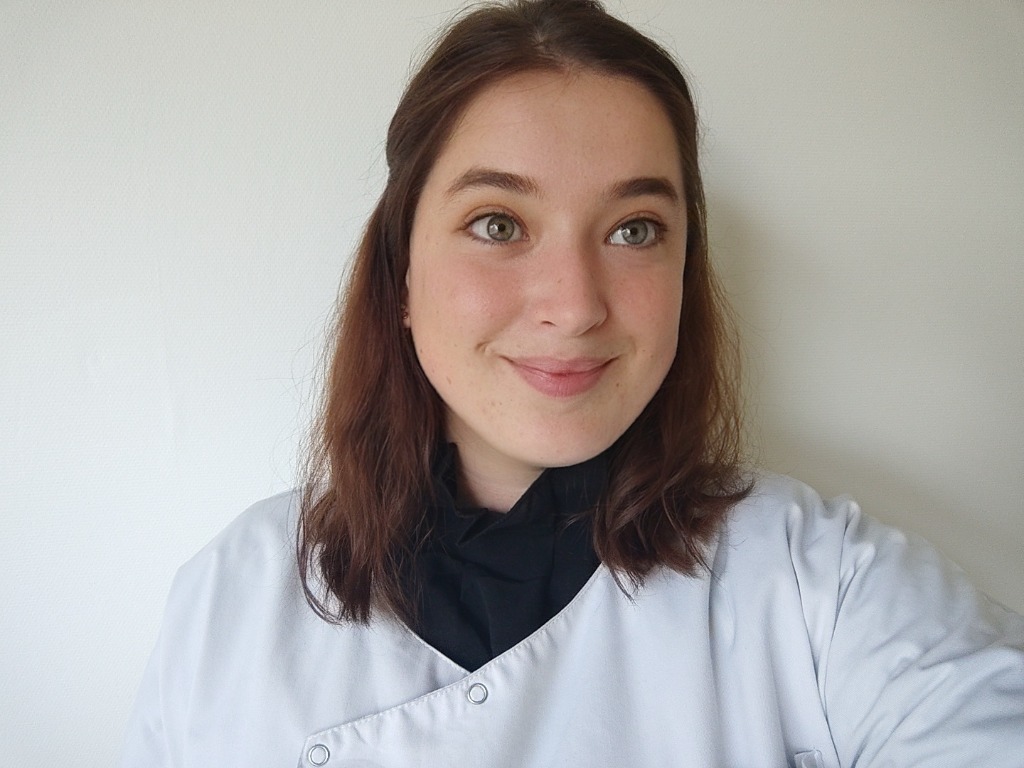 photo portrait Pudal Charlotte Ostéopathe DO