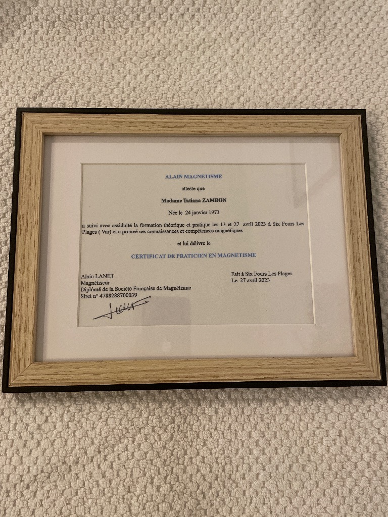 photo diplome Tatiana Magnetiseuse La main au coeur ♥️ 