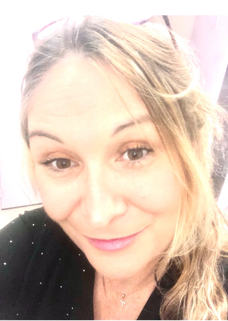 photo portrait Tatiana Magnétiseuse La Main au Cœur ♥️