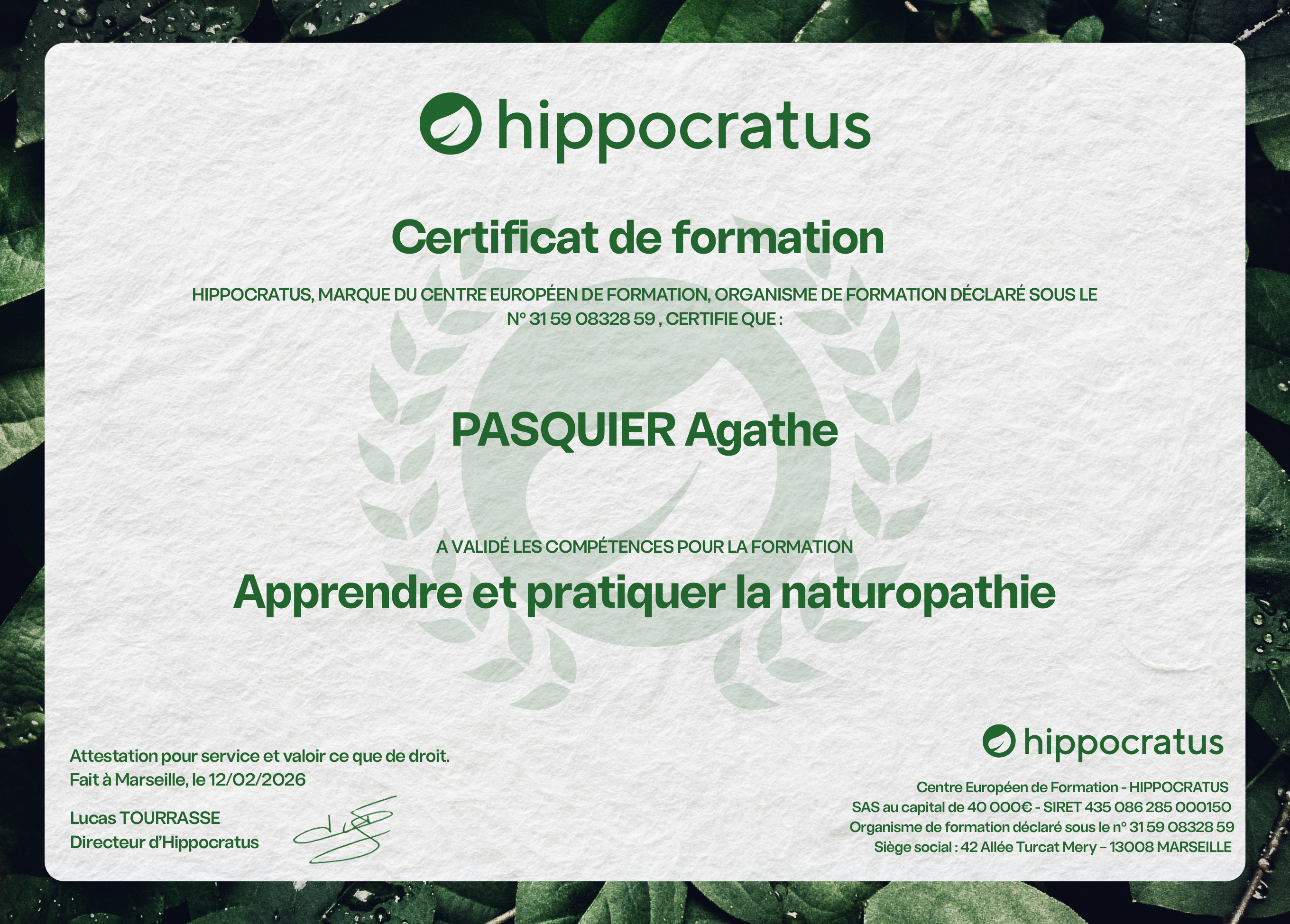 photo diplome Agathe PASQUIER Naturopathe