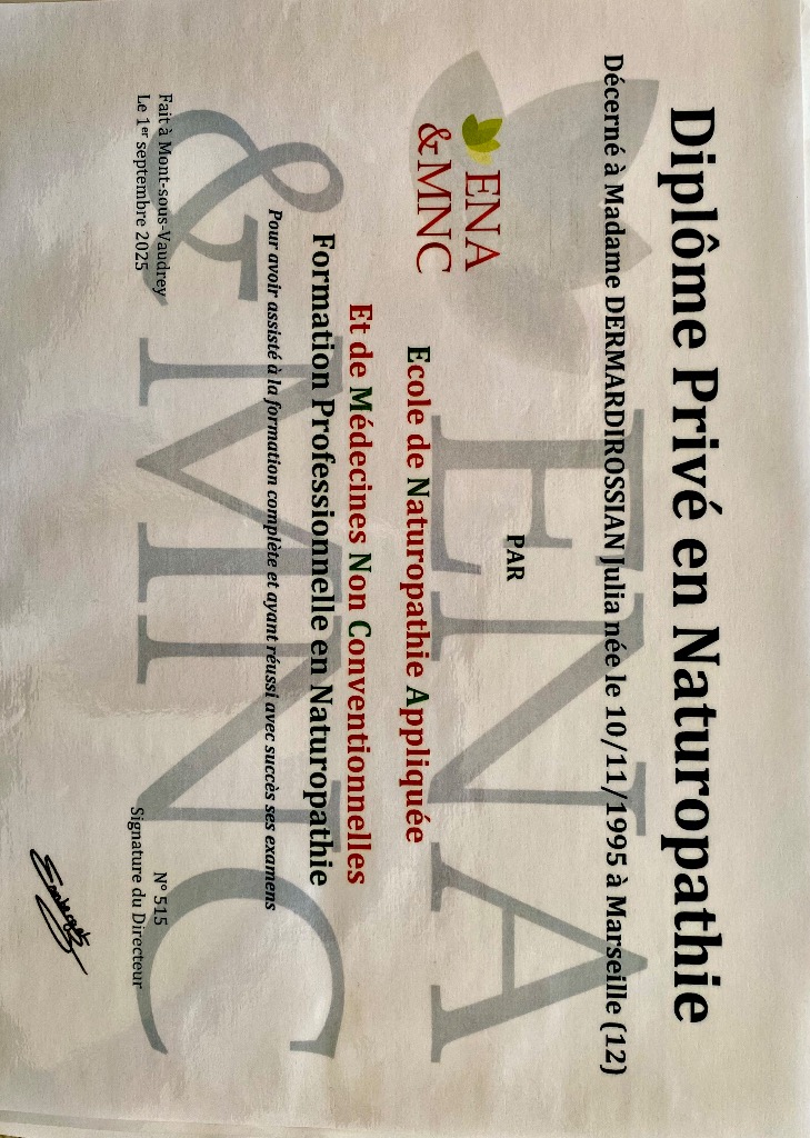 photo diplome Julia Naturopathe