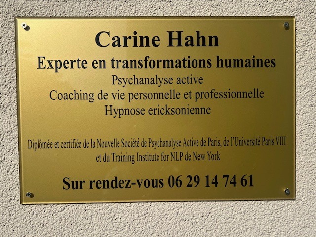 photo diplome CARINE HAHN - PSYCHANALYSTE - HYPNOSE - COACHING -