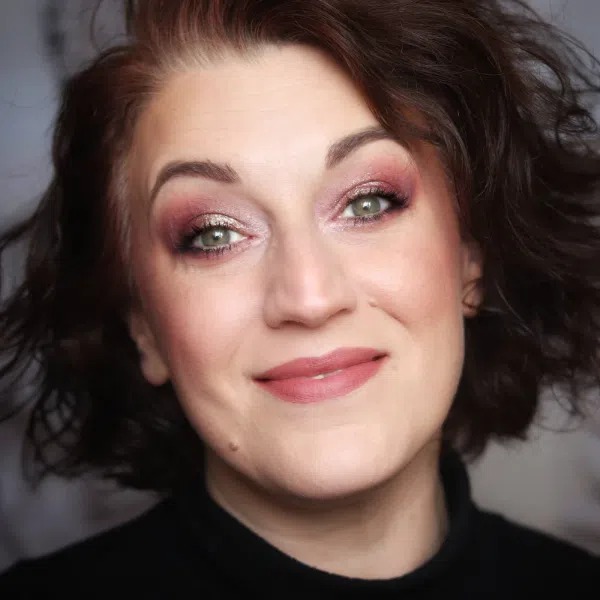 photo portrait Laetitia Gallo – Hypnose & PNL à Potigny