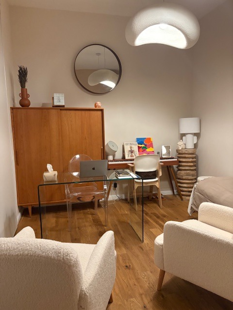 photo cabinet Camille Anmella