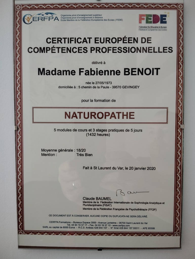photo diplome Fabienne BENOIT Naturopathe 