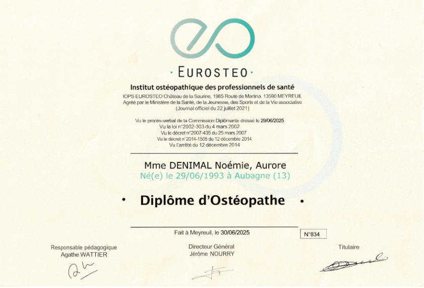 photo diplome Noémie Davier Ostéopathe