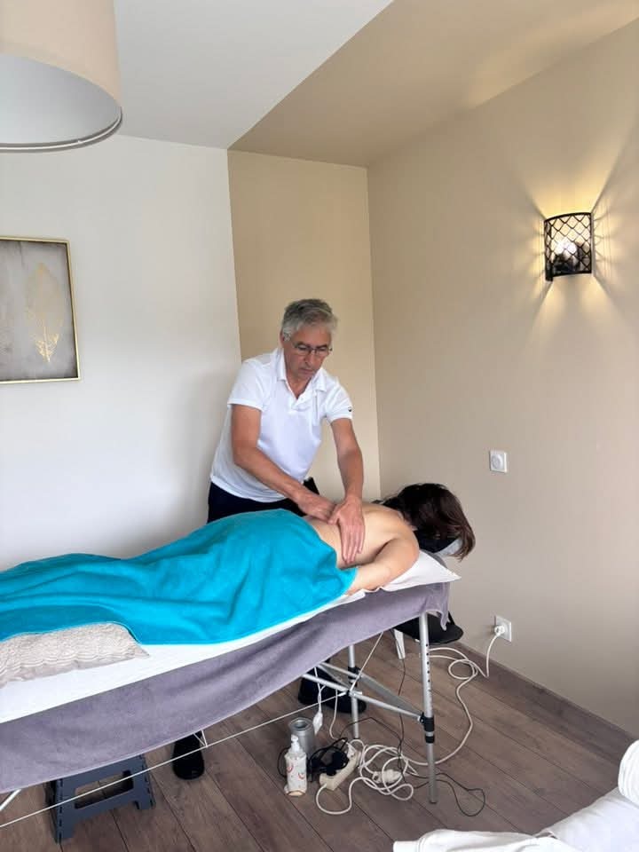 photo cabinet PhilAbhyanga