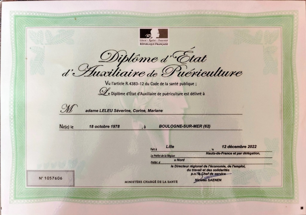 photo diplome Severine accompagnante a la naissance