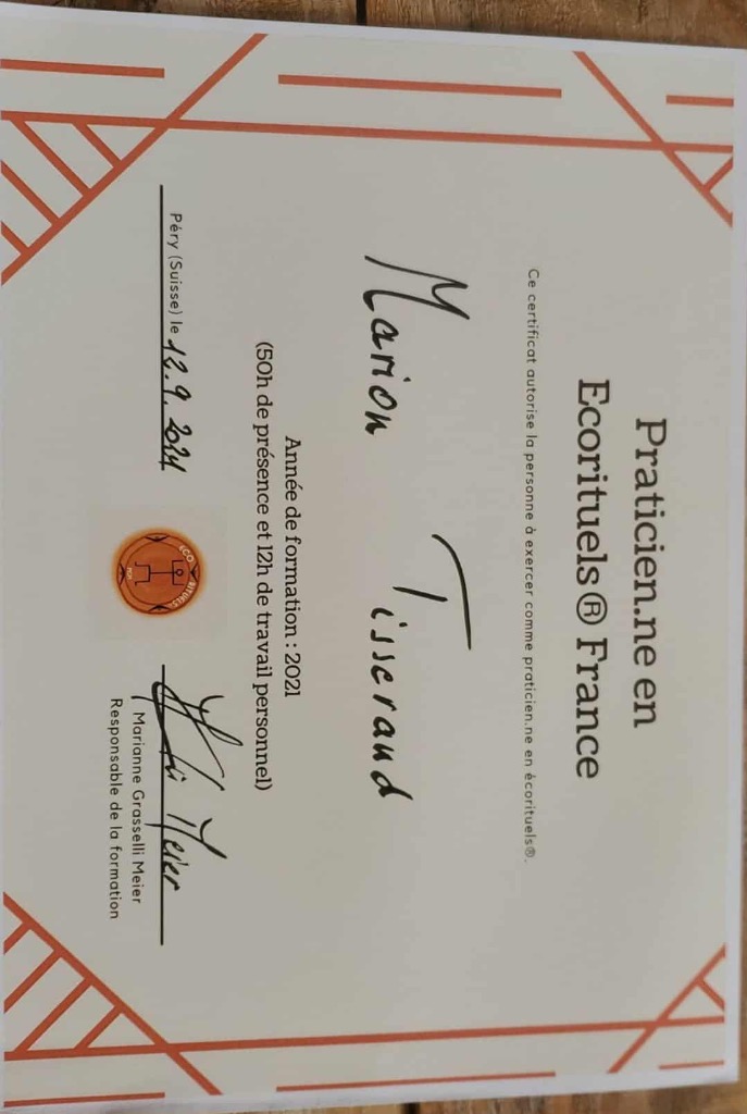 photo diplome Marion Tisserand et Nicolas Barreau