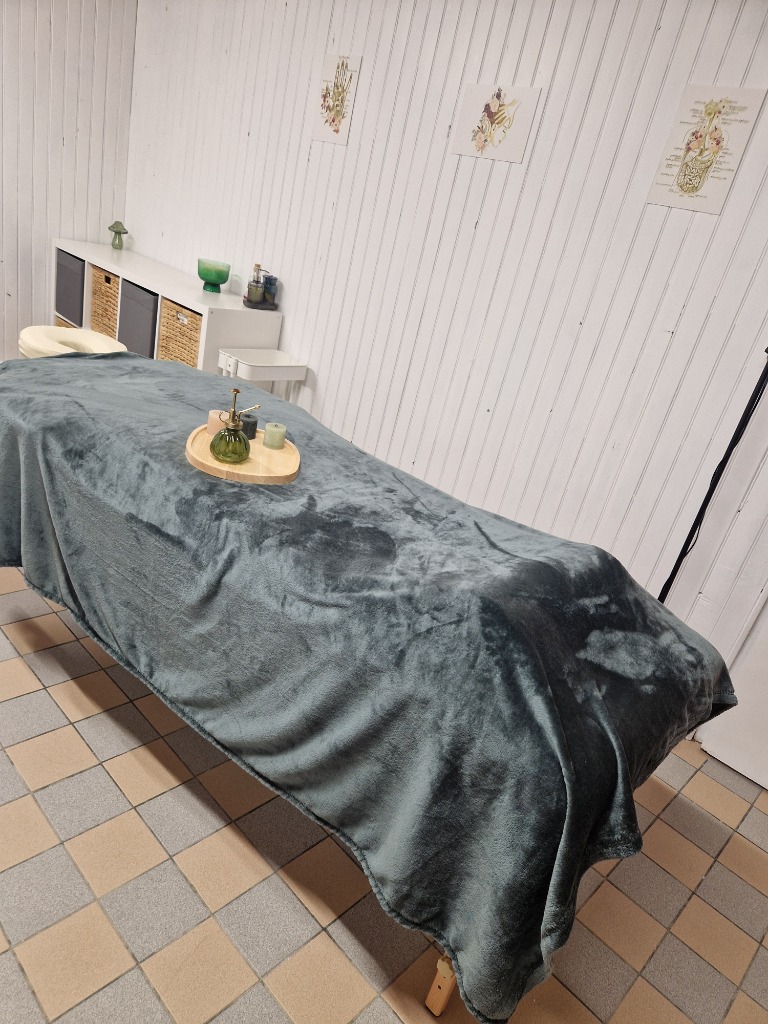 photo cabinet Elif Sayan