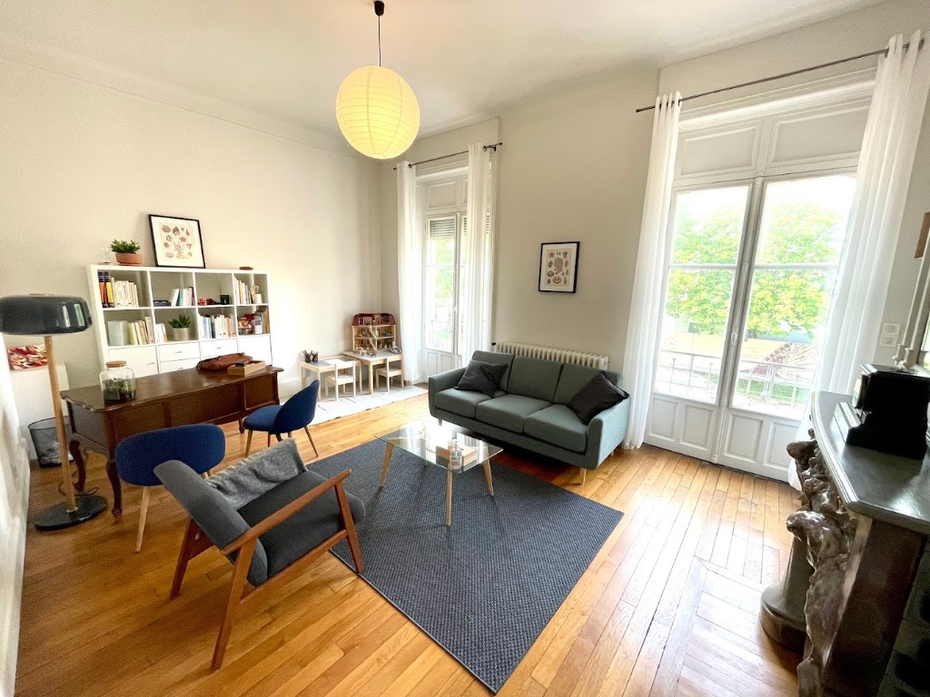 photo cabinet Hugo Varnusson