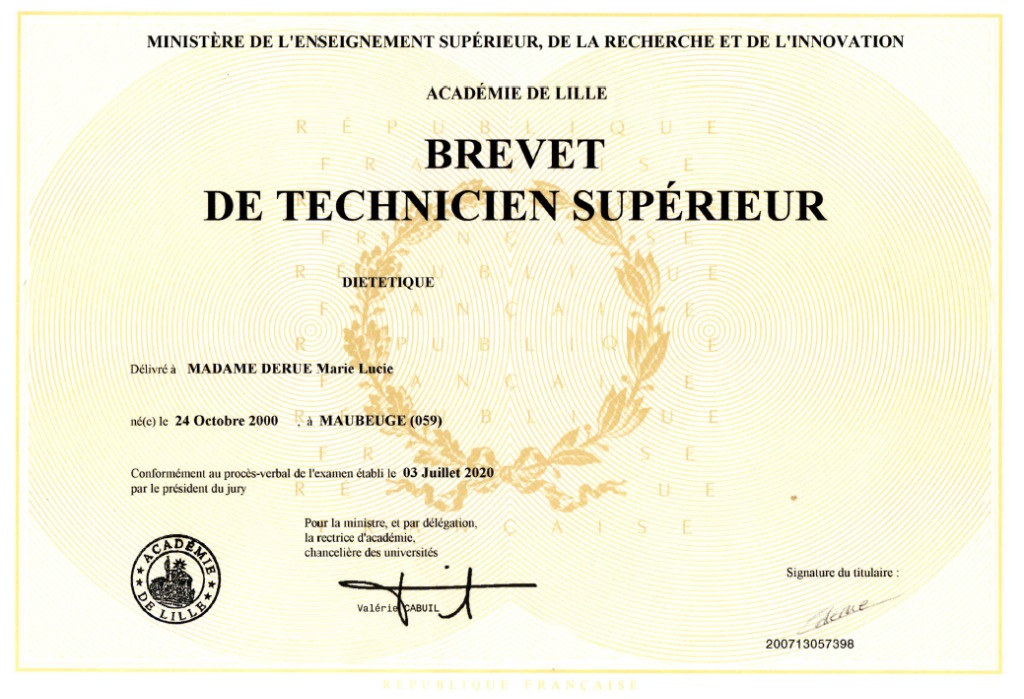 photo diplome Marie Derue