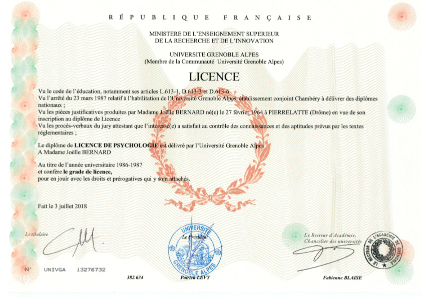 photo diplome Joelle BERNARD