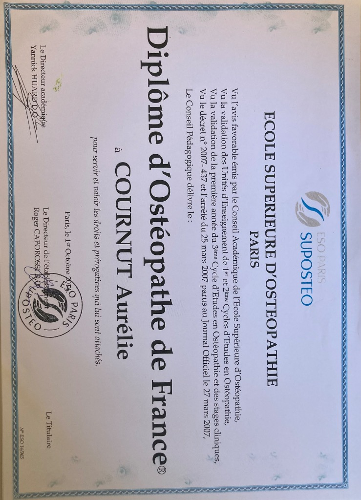 photo diplome Aurelie Cournut osteopathe