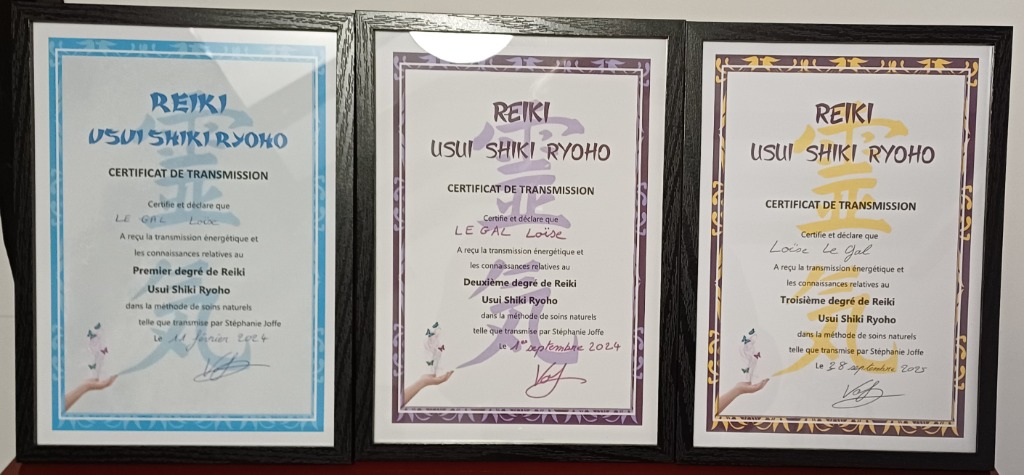 photo diplome Loïse LE GAL - Thérapeute Holistique