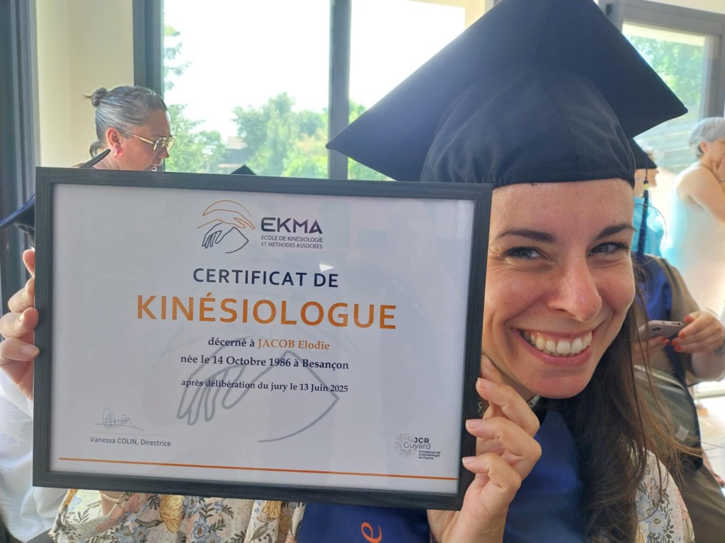 photo diplome Elodie JACOB Kinésiologue (certifiée EKMA)
