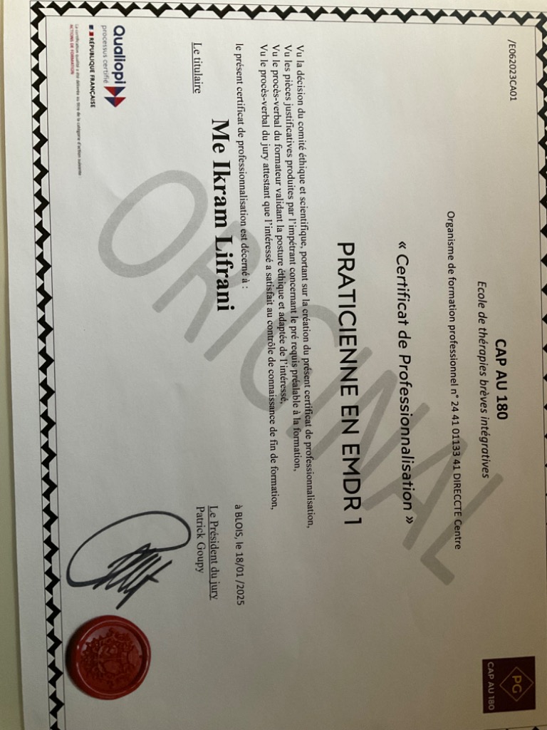 photo cabinet Ikram LIFRANI