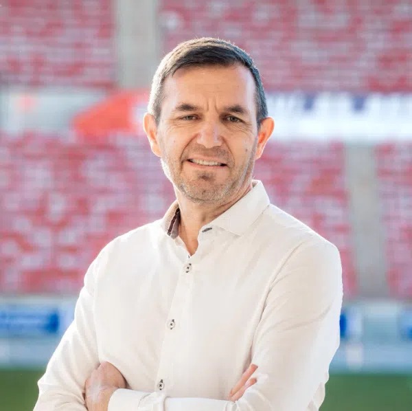 photo portrait Aiqiaona - Laurent JAUJOU