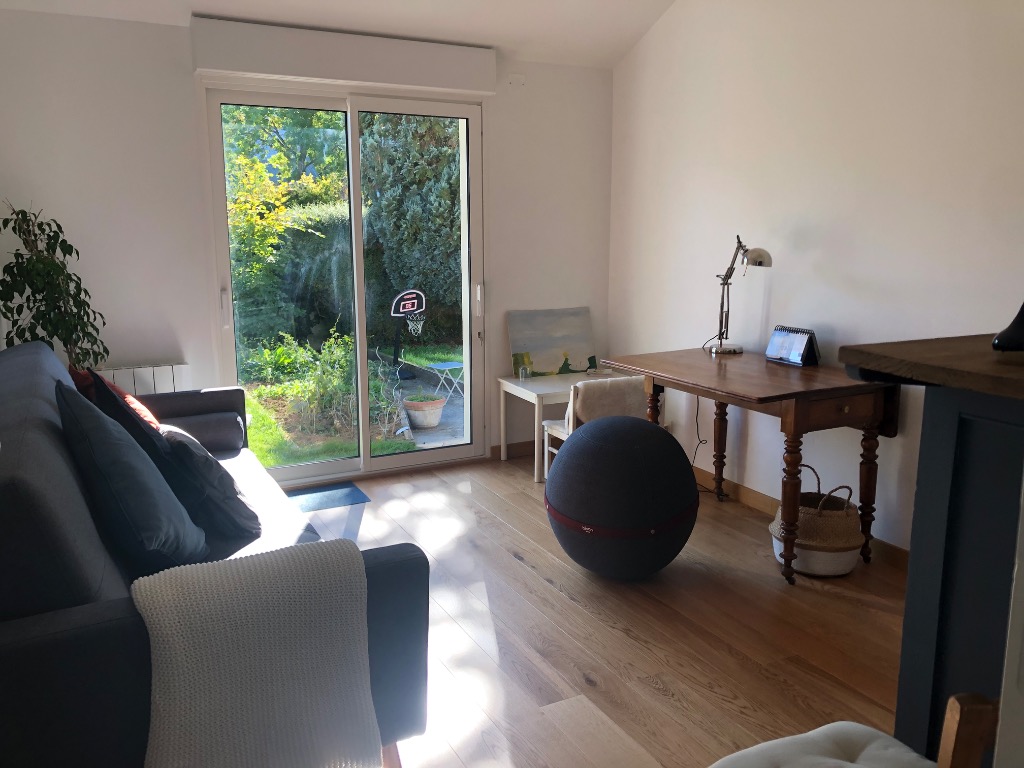 photo cabinet Clémence Laroche-Joubert