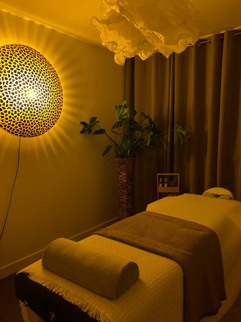 photo cabinet Lao massage 