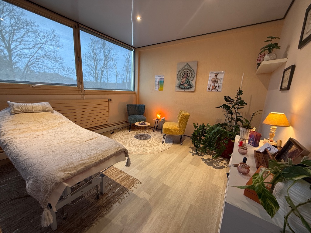 photo cabinet Nadia Suillot-praticienne en soins énergétiques.