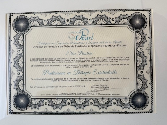 photo diplome Elise Bastien